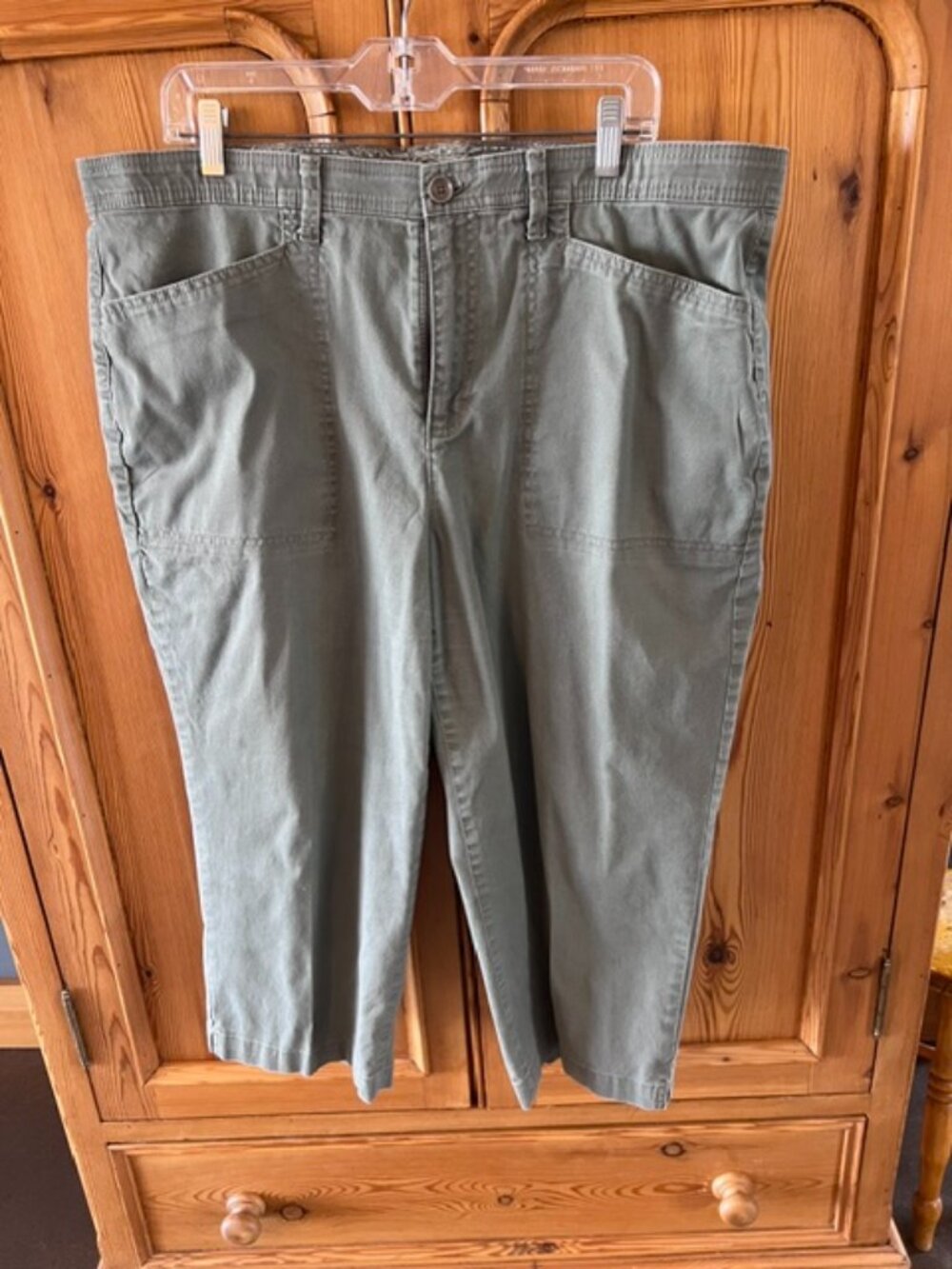 Gloria Vanderbilt Cropped Jeans